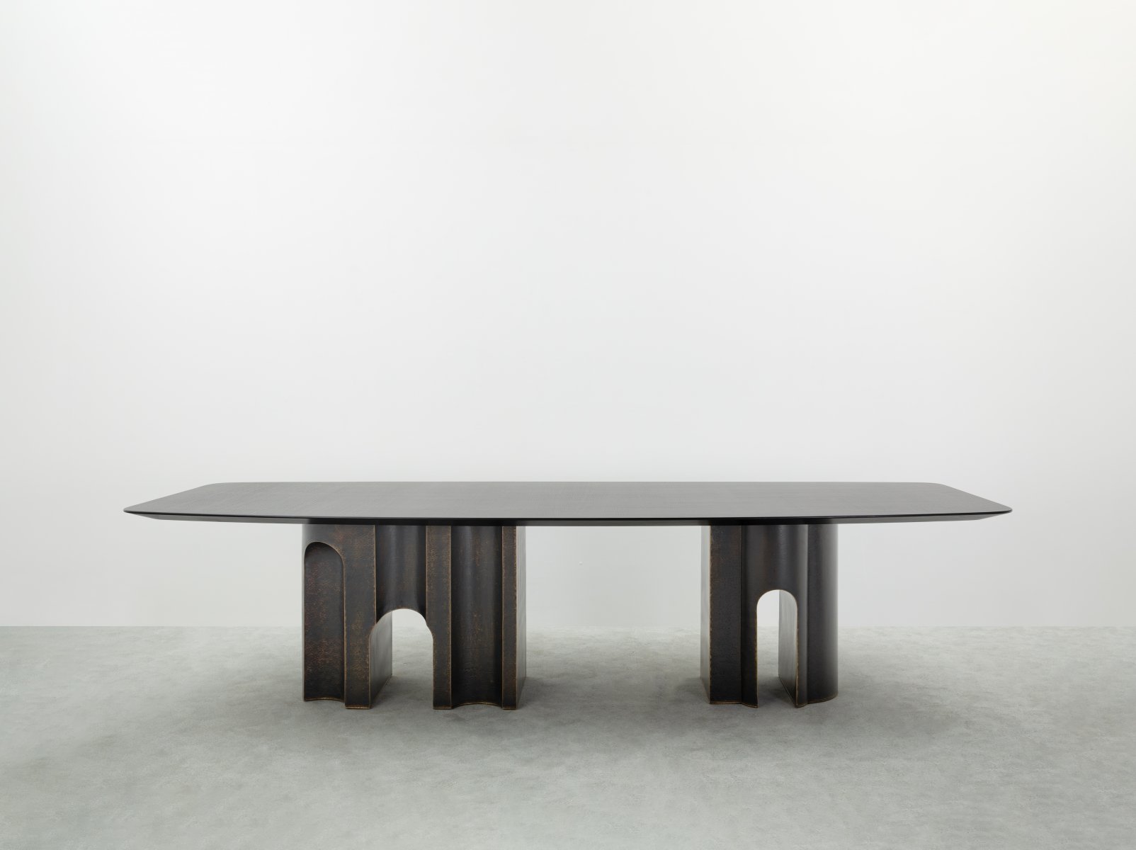 Castello_Dining_Table_main_01_HIgh_res.jpg
