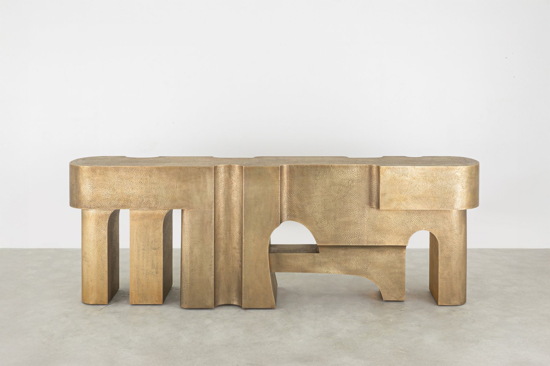Grand_Castello_Console_02_ZO_.jpg
