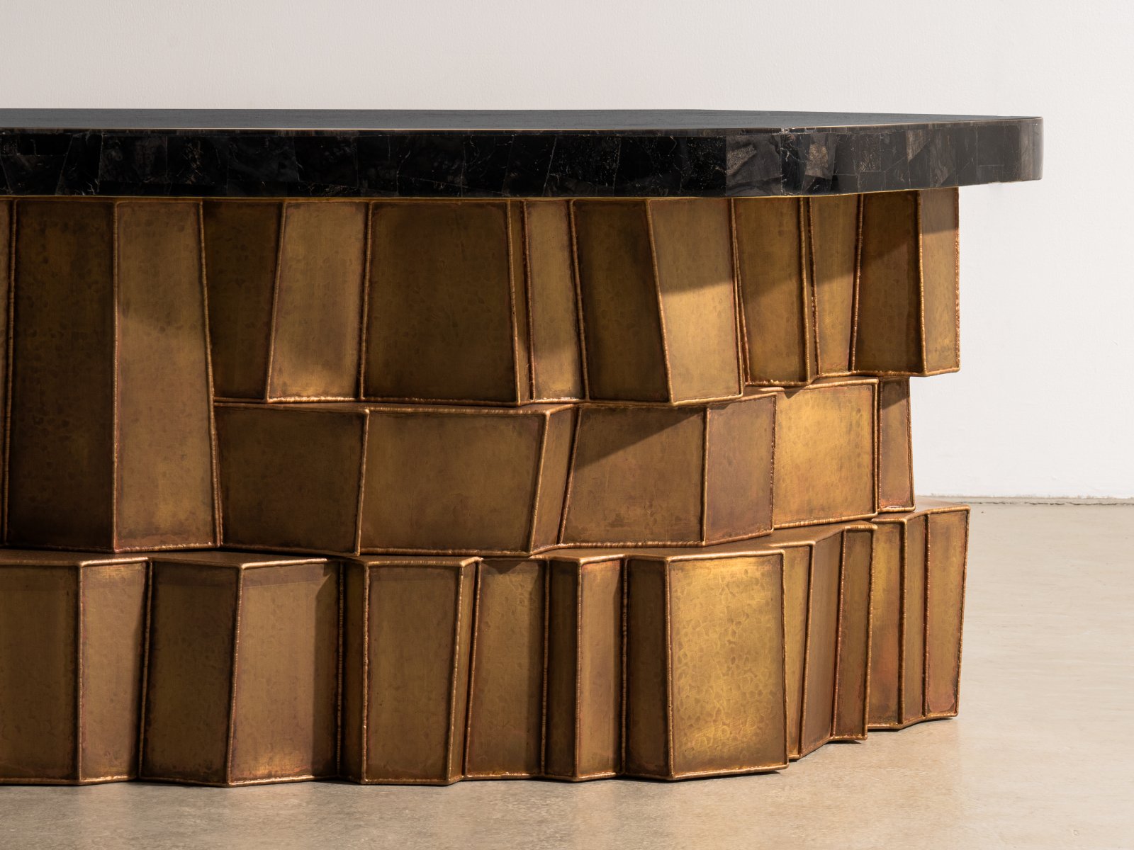 Metallic_Graphite_Coffee_Table_03.jpg