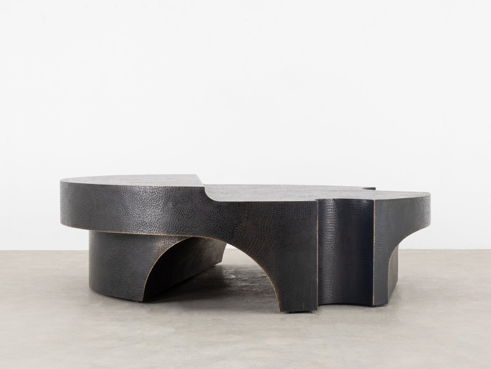 Round_Brick_coffee_table_02.jpg