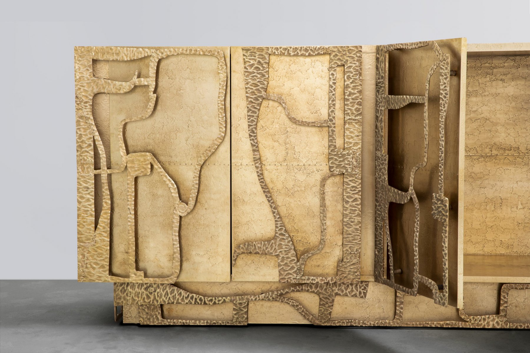 VGS-Corinth_Cabinet_04.jpg