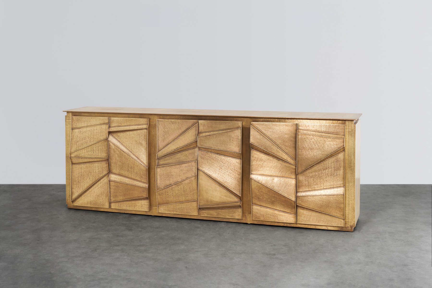 VGS-Metallic_Graphite_Cabinet_03.jpg