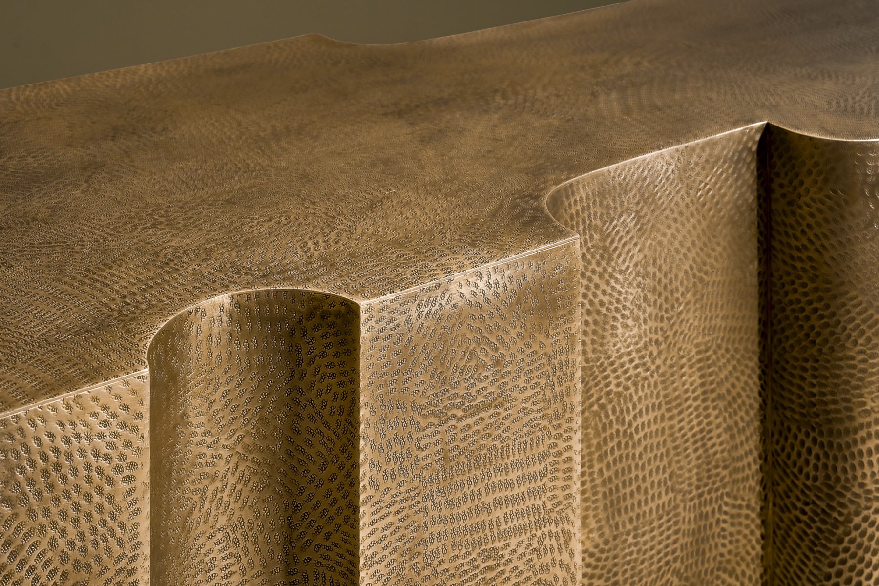 VGS_Grand_Castello_Console_04.jpg