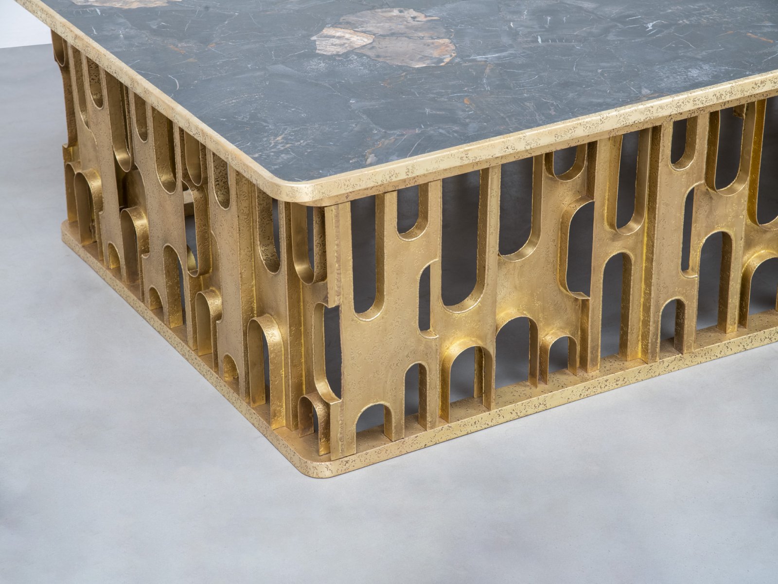 colosseum_coffee_table_03.jpg